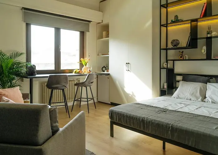 Oasis Riverview - Old Town * Бухарест