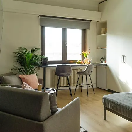 Oasis Riverview - Old Town I Cheap Parking I Self Check-in Bukarest